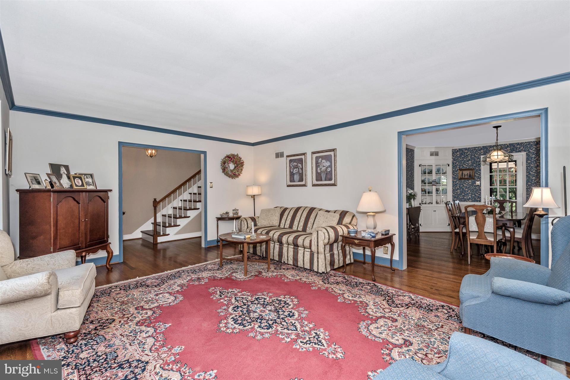 18837 Crofton Road Hagerstown, MD 21742 - Photo 5 of 30 Bright and~Open Living~Room~