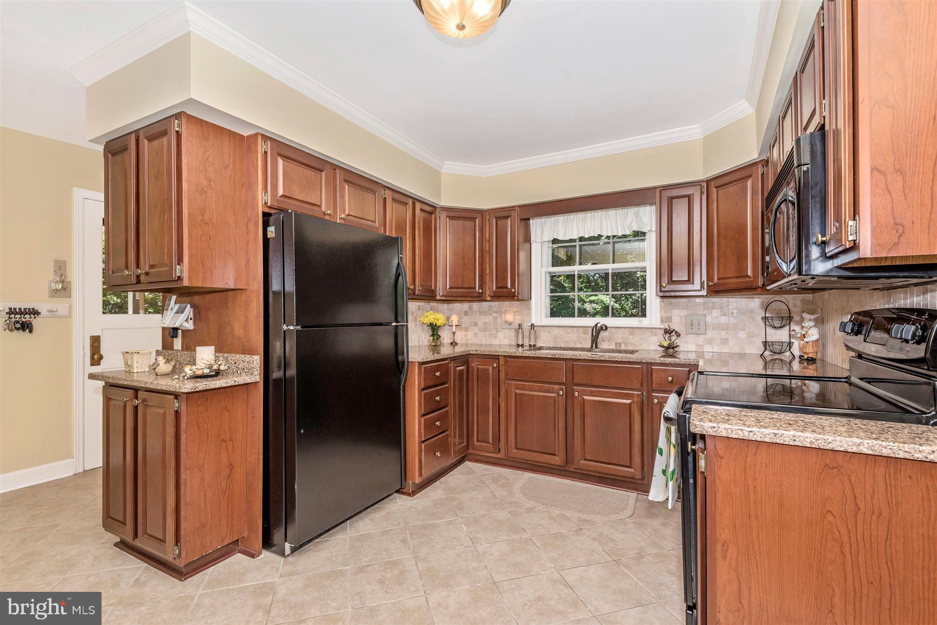 18837 Crofton Road Hagerstown, MD 21742 - Photo 9 of 30 Kitchen