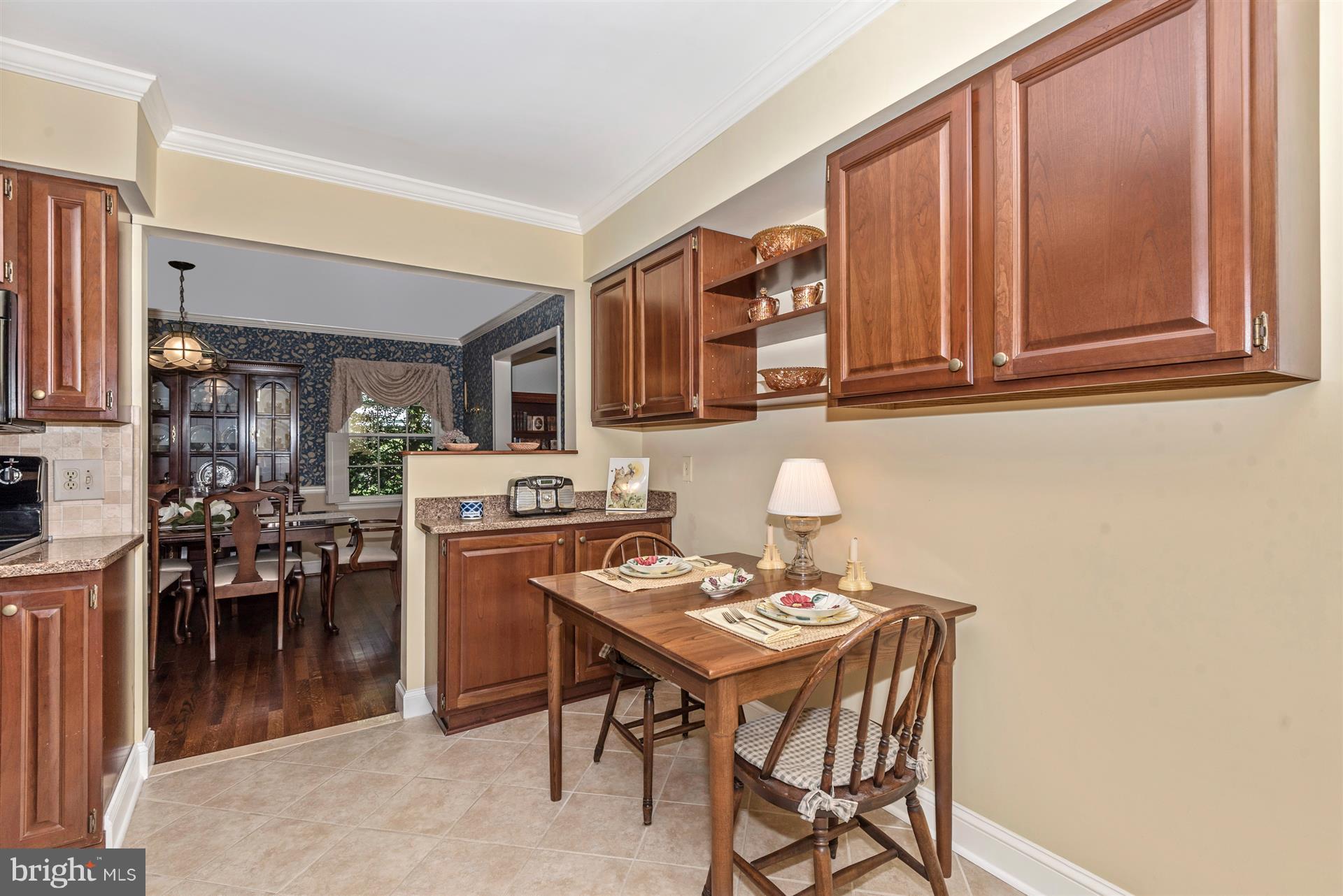 18837 Crofton Road Hagerstown, MD 21742 - Photo 10 of 30 Eat in Kitchen