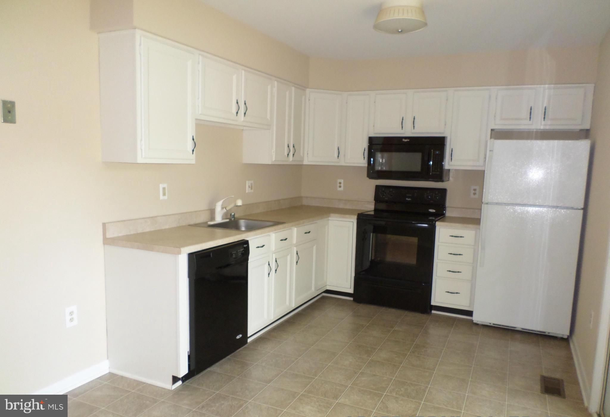 2839 Schoolhouse Circle Silver Spring, MD 20902 - Photo 2 of 26 Kitchen