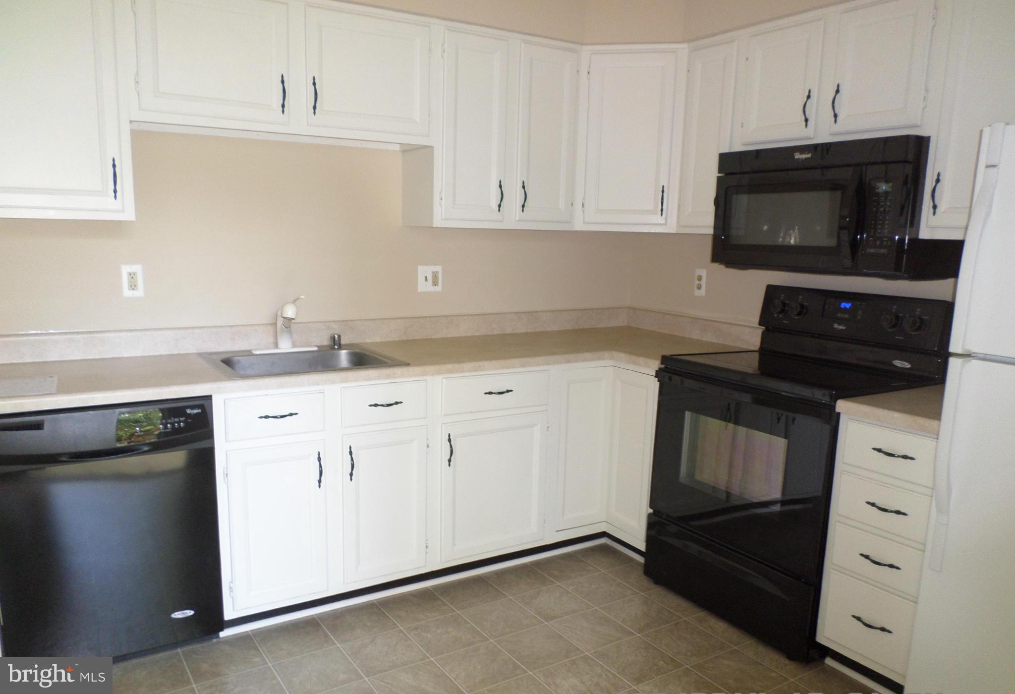 2839 Schoolhouse Circle Silver Spring, MD 20902 - Photo 3 of 26 Kitchen