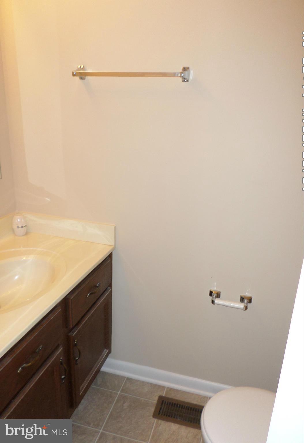 2839 Schoolhouse Circle Silver Spring, MD 20902 - Photo 21 of 26 Bath