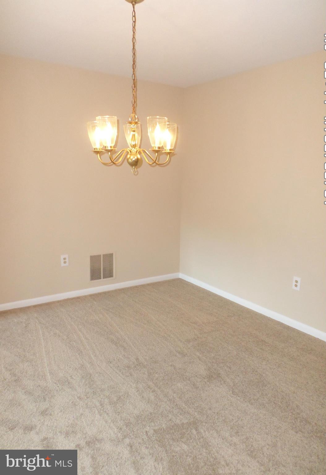 2839 Schoolhouse Circle Silver Spring, MD 20902 - Photo 4 of 26 Dining Room