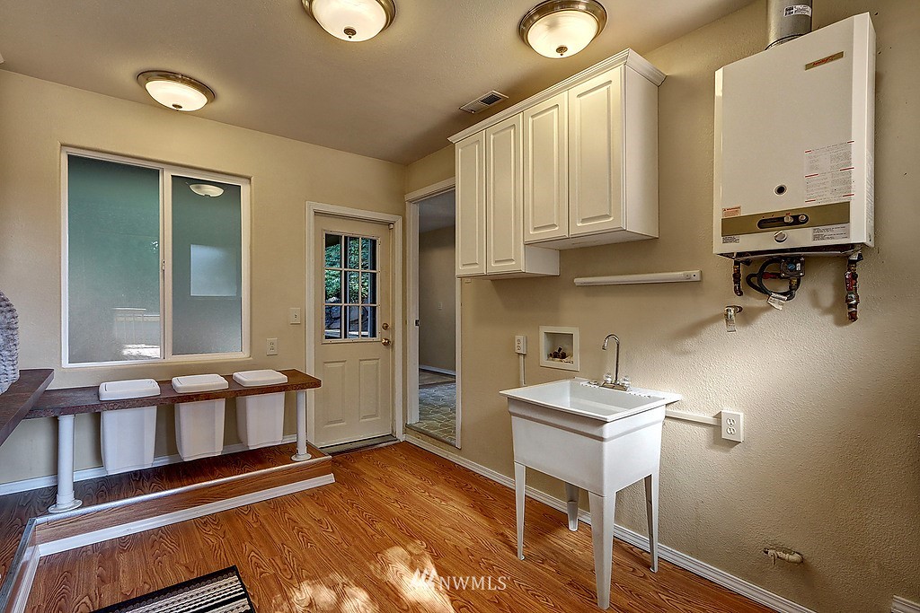 16421 Sylvester Road Southwest Burien, WA 98166 - Photo 12 of 18 Gallery Image 12
