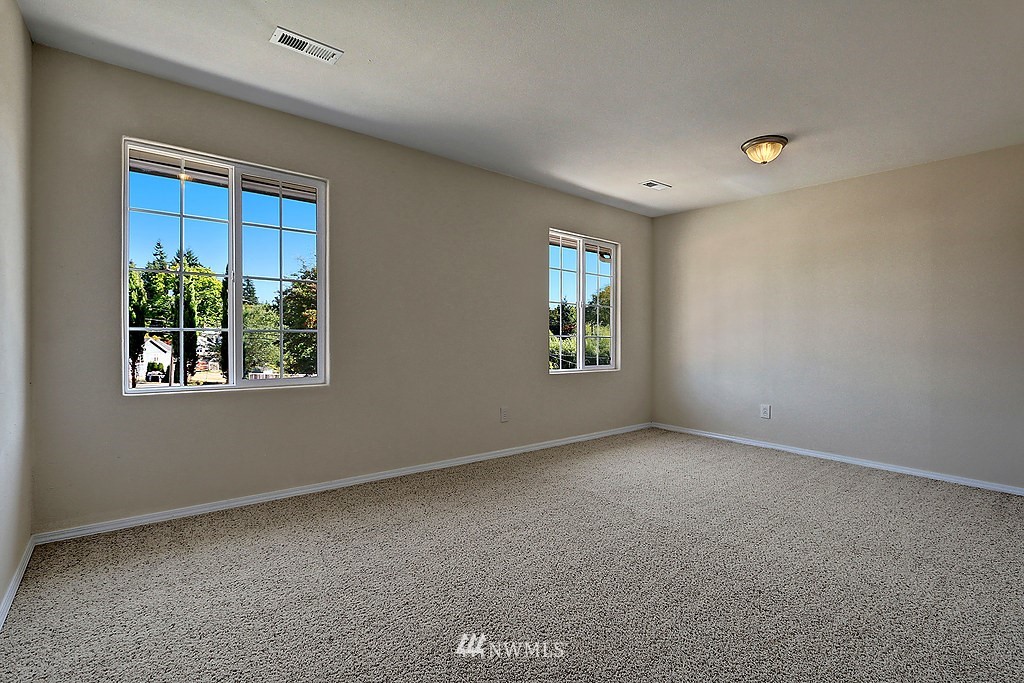 16421 Sylvester Road Southwest Burien, WA 98166 - Photo 14 of 18 Gallery Image 14