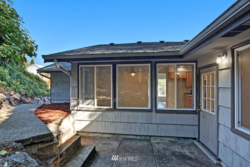16421 Sylvester Road Southwest Burien, WA 98166 - Photo 16 of 18 Gallery Image 16