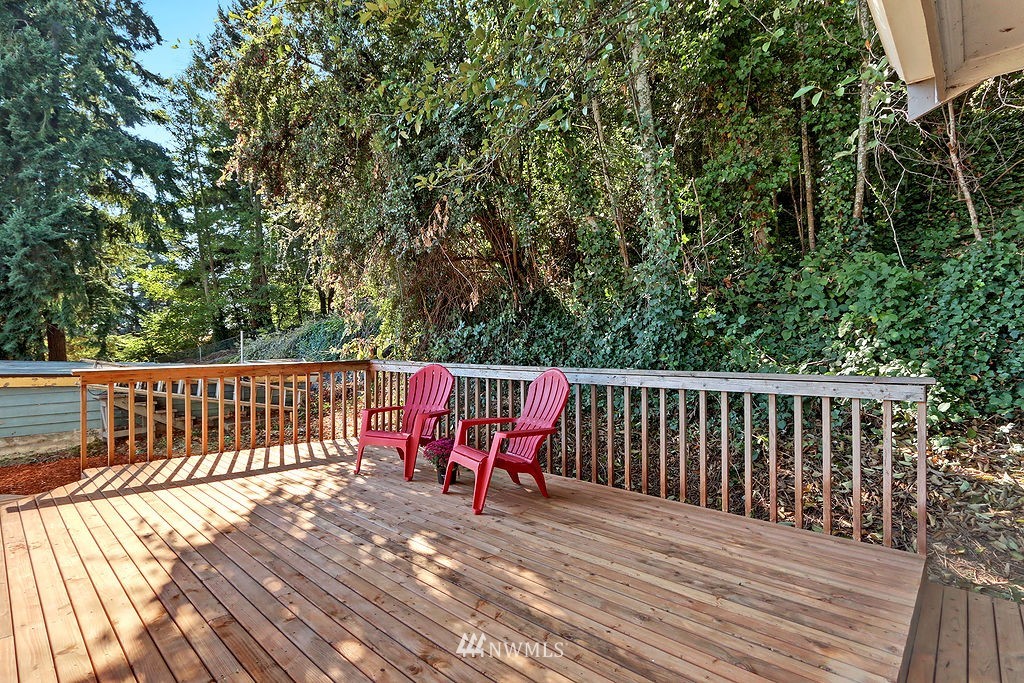 16421 Sylvester Road Southwest Burien, WA 98166 - Photo 17 of 18 Gallery Image 17