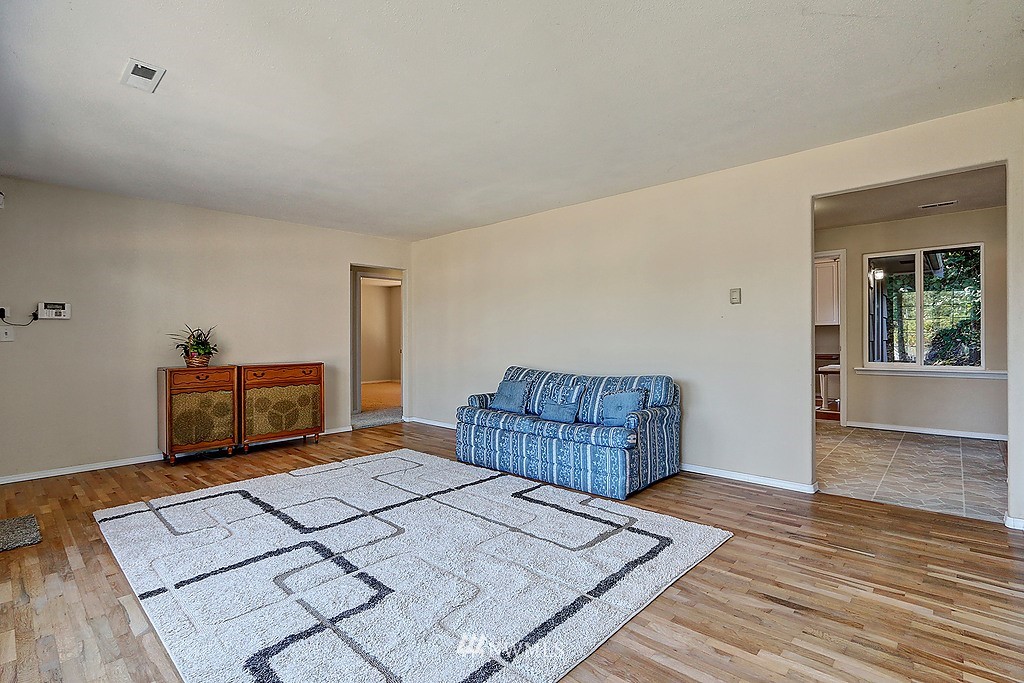 16421 Sylvester Road Southwest Burien, WA 98166 - Photo 7 of 18 Gallery Image 7