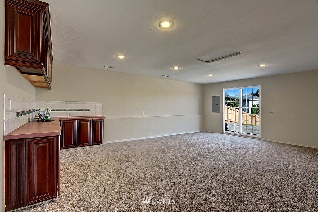 16421 Sylvester Road Southwest Burien, WA 98166 - Photo 10 of 18 Gallery Image 10
