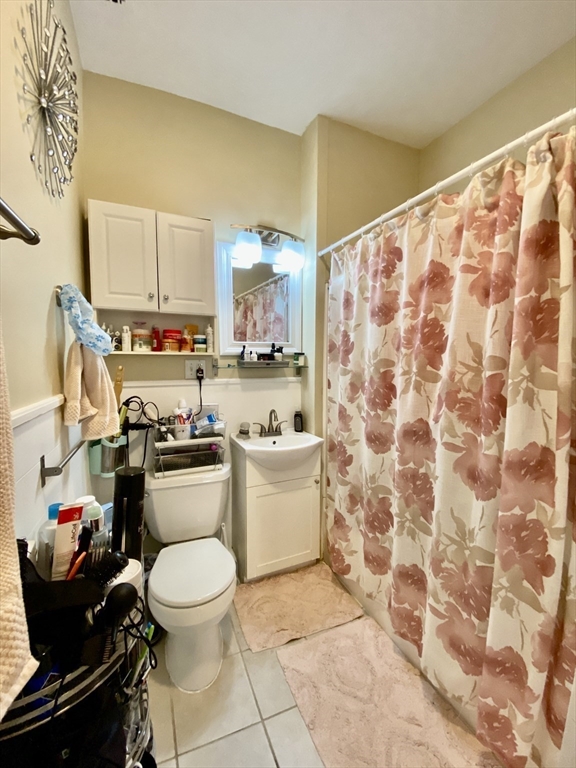 7 Fuller Street, Unit 7 Waltham, MA 02453 - Photo 8 of 11