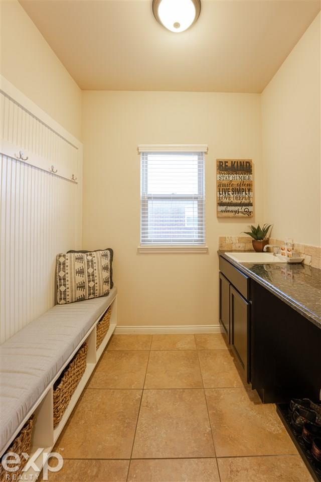 16136 Moore Park Road Macomb, MI 48044 - Photo 22 of 39 50026814-21.JPG