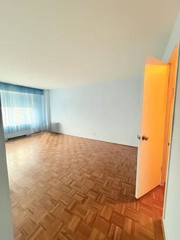 $179,000 | 6833 North Kedzie Avenue, Unit 1006, Chicago, IL 60645