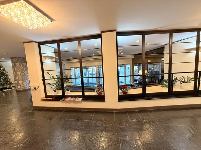 $179,000 | 6833 North Kedzie Avenue, Unit 1006, Chicago, IL 60645