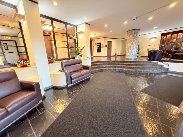 $179,000 | 6833 North Kedzie Avenue, Unit 1006, Chicago, IL 60645