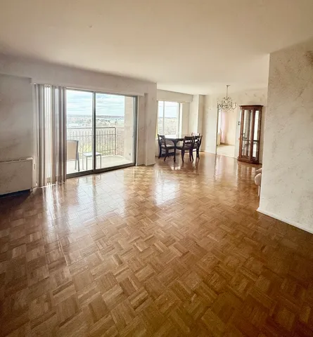 $179,000 | 6833 North Kedzie Avenue, Unit 1006, Chicago, IL 60645