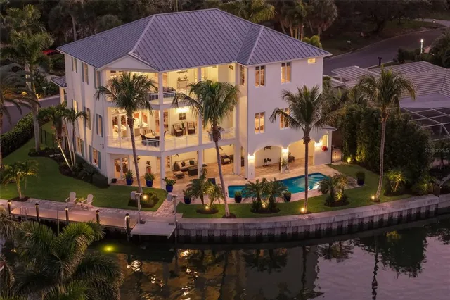 $4,850,000 | 750 Siesta Key Circle, Sarasota, FL 34242