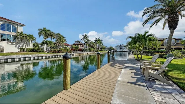 $4,850,000 | 750 Siesta Key Circle, Sarasota, FL 34242