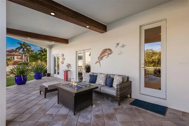 $4,850,000 | 750 Siesta Key Circle, Sarasota, FL 34242