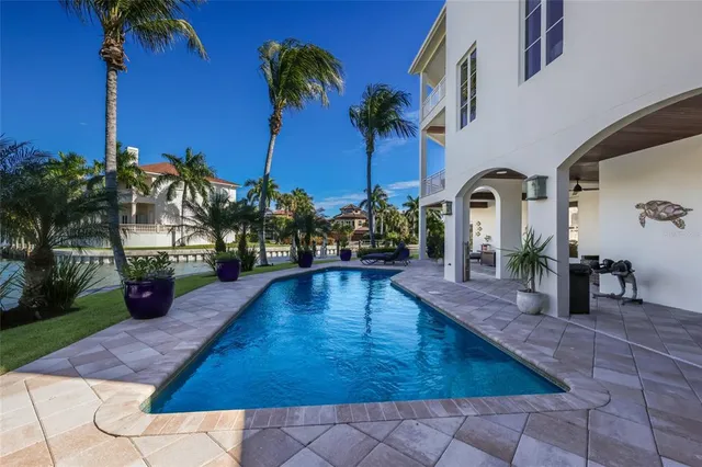 $4,850,000 | 750 Siesta Key Circle, Sarasota, FL 34242