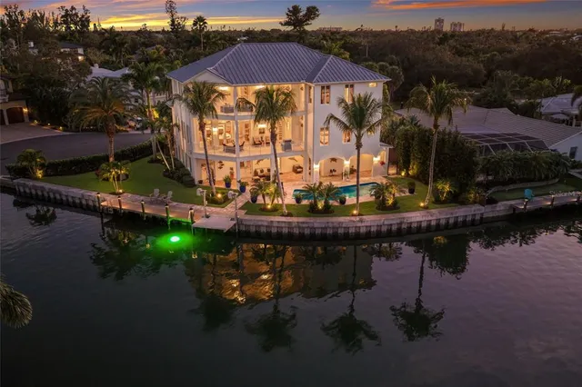 $4,850,000 | 750 Siesta Key Circle, Sarasota, FL 34242
