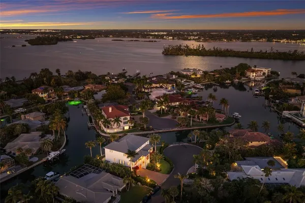 $4,475,000 | 750 Siesta Key Circle, Sarasota, FL 34242