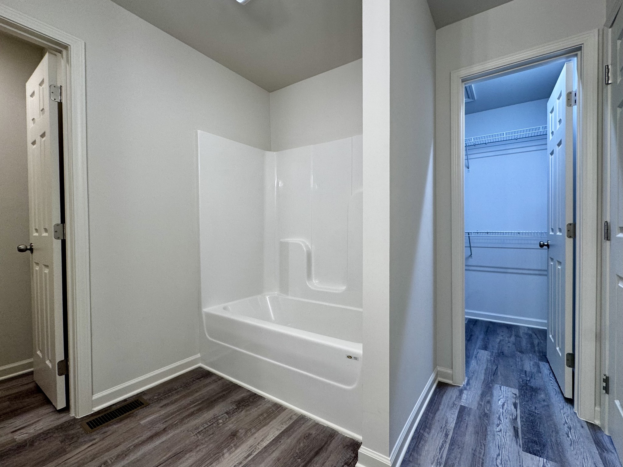 1122 Brannon Road Lawrenceburg, TN 38464 - Photo 15 of 21 a bathroom with a bathtub