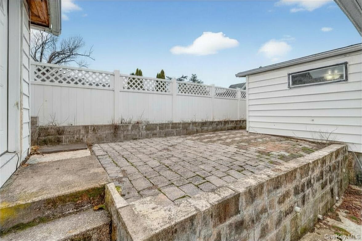 560 Locust Avenue Port Chester, NY 10573 - Photo 32 of 35