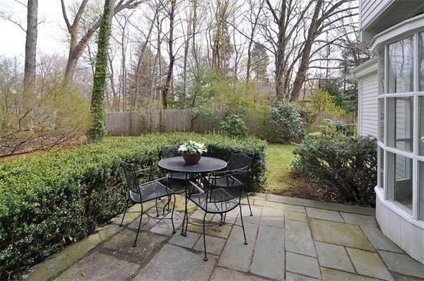 21 Hillside Road Wellesley, MA 02481 - Photo 14 of 16