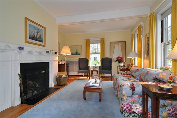 21 Hillside Road Wellesley, MA 02481 - Photo 3 of 16