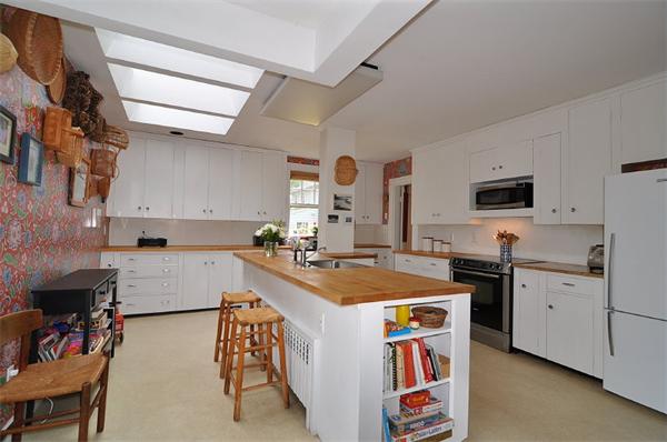 21 Hillside Road Wellesley, MA 02481 - Photo 7 of 16