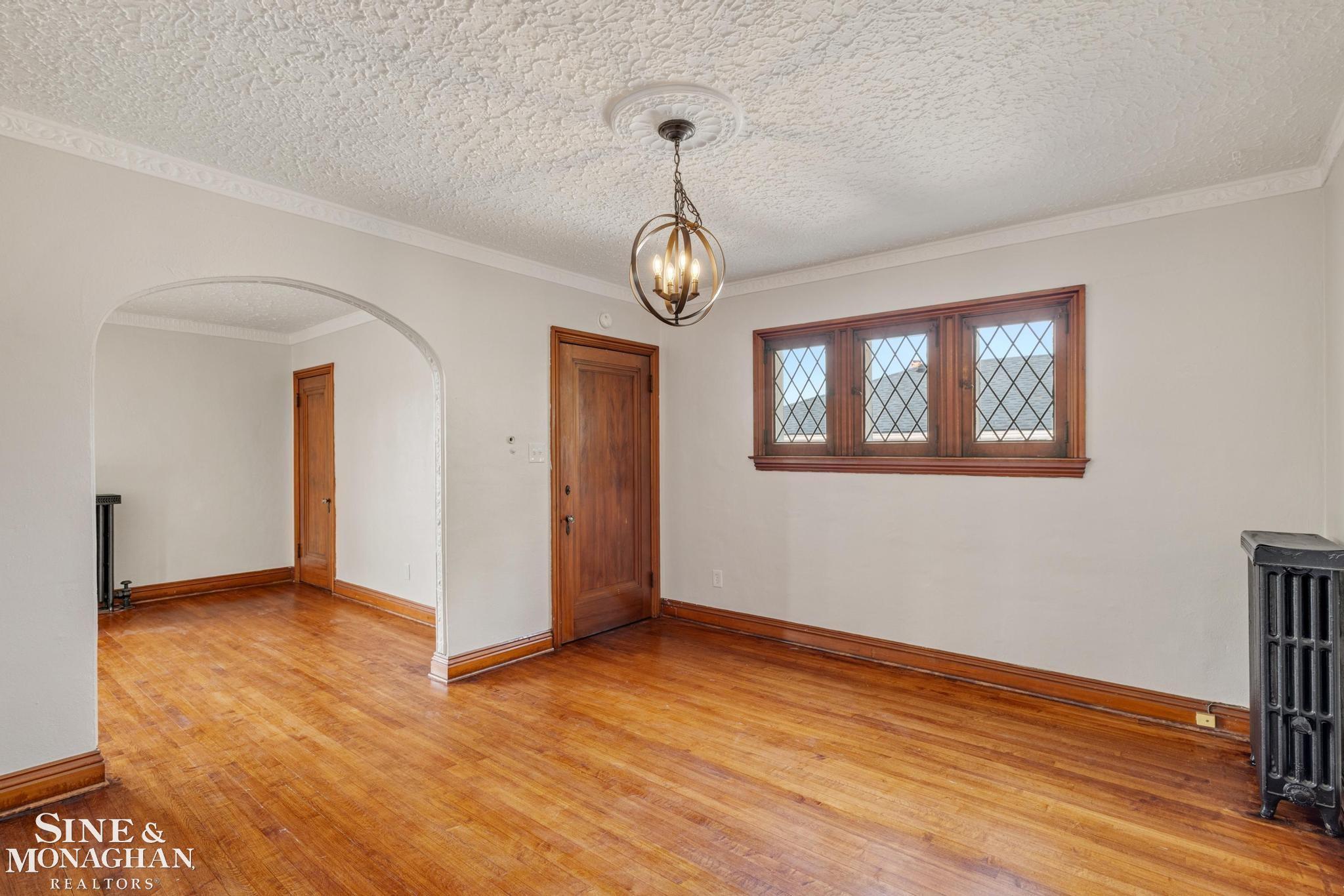 604 Alter Road, Unit 2 Detroit, MI 48215 - Photo 5 of 19 50223282-a69b69d5-20cc-4160-a700-5cb42d524881.JPG