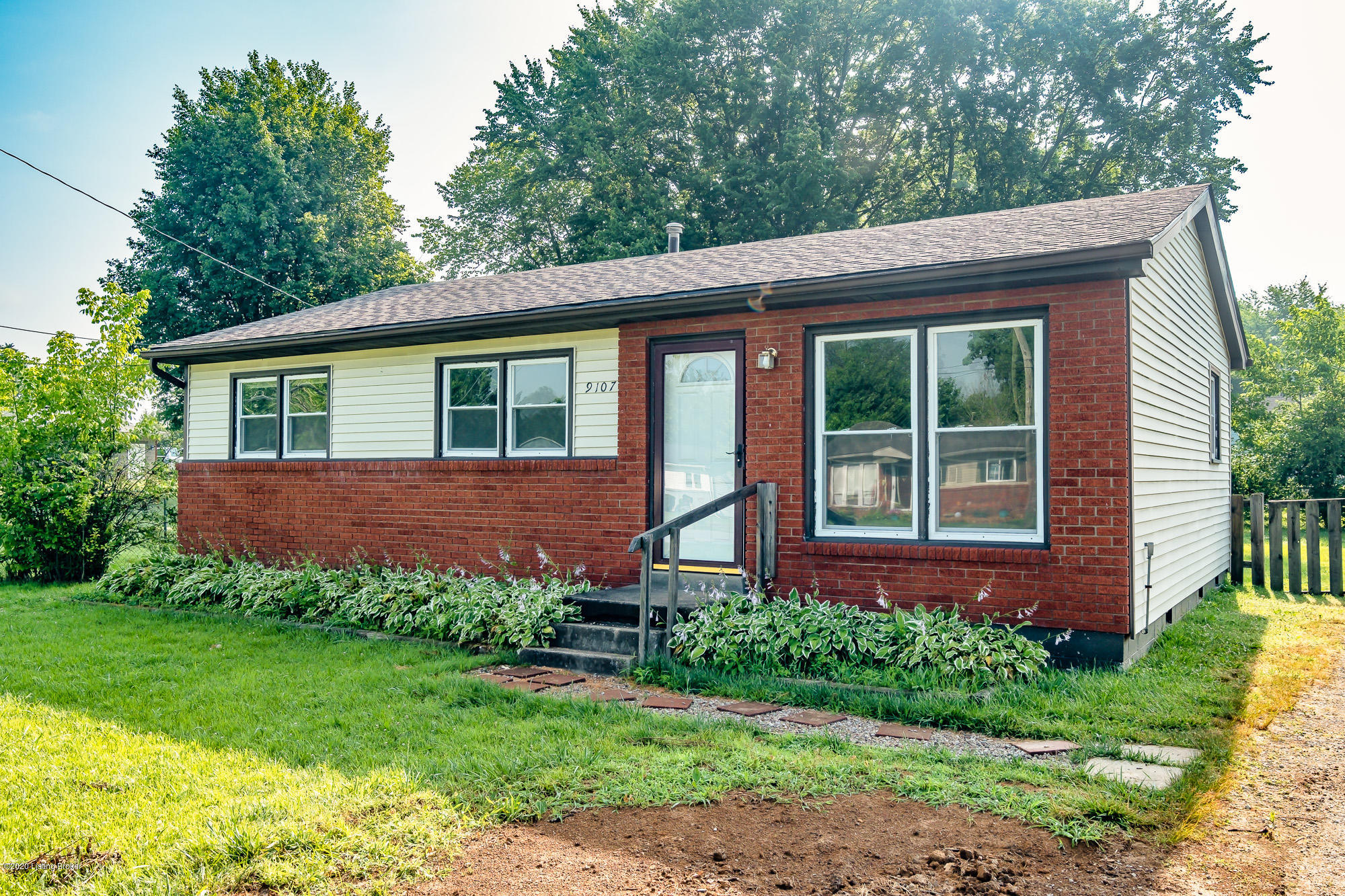 9107 New Maple Road Louisville, KY 40229 - Photo 23 of 26 Exterior