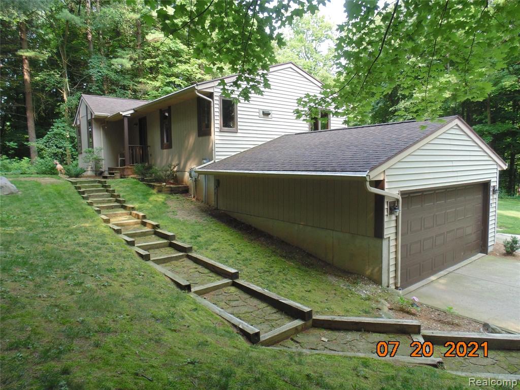 5361 East Clark Road Bath, MI 48808 - Photo 1 of 28
