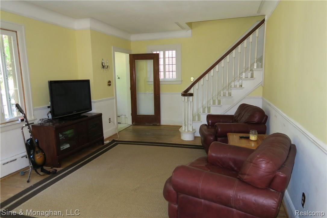 243 McMillan Road Grosse Pointe, MI 48236 - Photo 4 of 27 IMG_3681.JPG