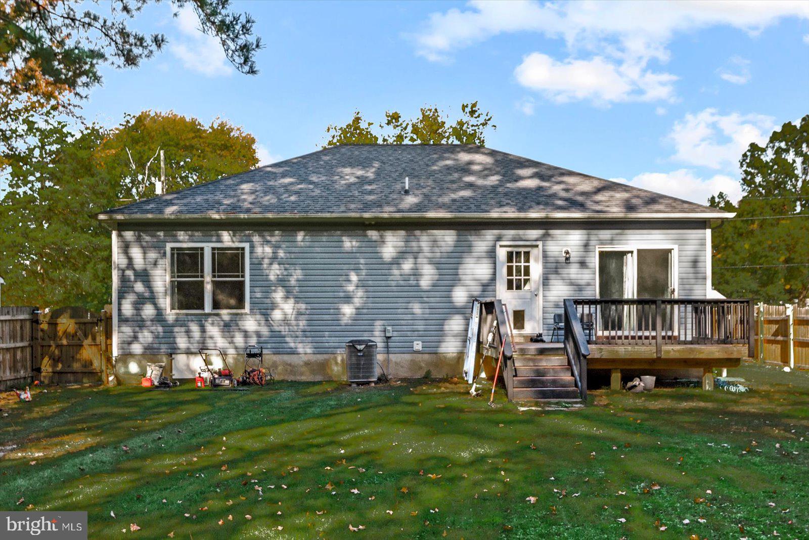 88 Brooks Drive Colonial Beach, VA 22443 - Photo 25 of 36 a house view with a garden space