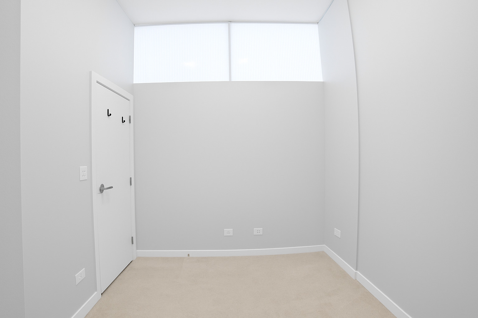 1540 West Fullerton Avenue, Unit 405 Chicago, IL 60614 - Photo 14 of 17 a view of a small space with a window