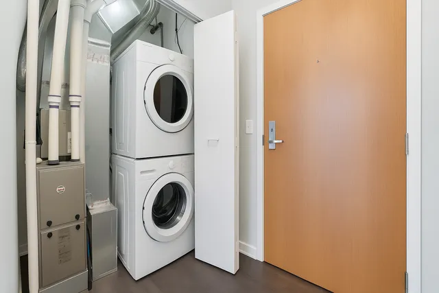 $3,111 | 1540 West Fullerton Avenue, Unit 405, Chicago, IL 60614