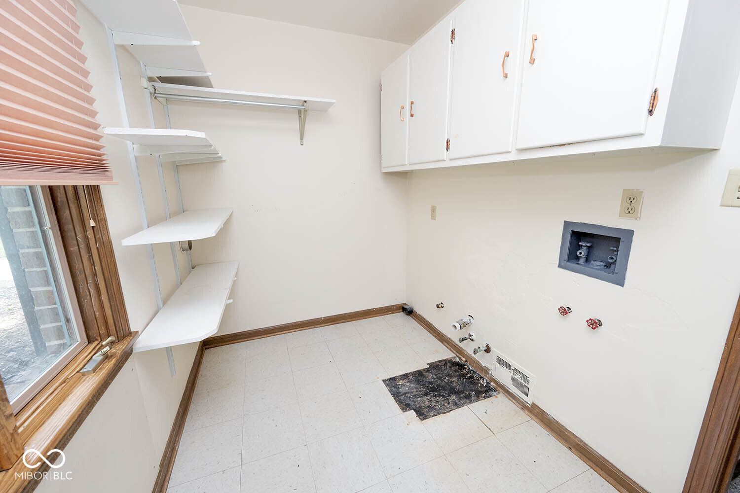 8959 Rexford Road Indianapolis, IN 46260 - Photo 26 of 51 Gallery Image 26