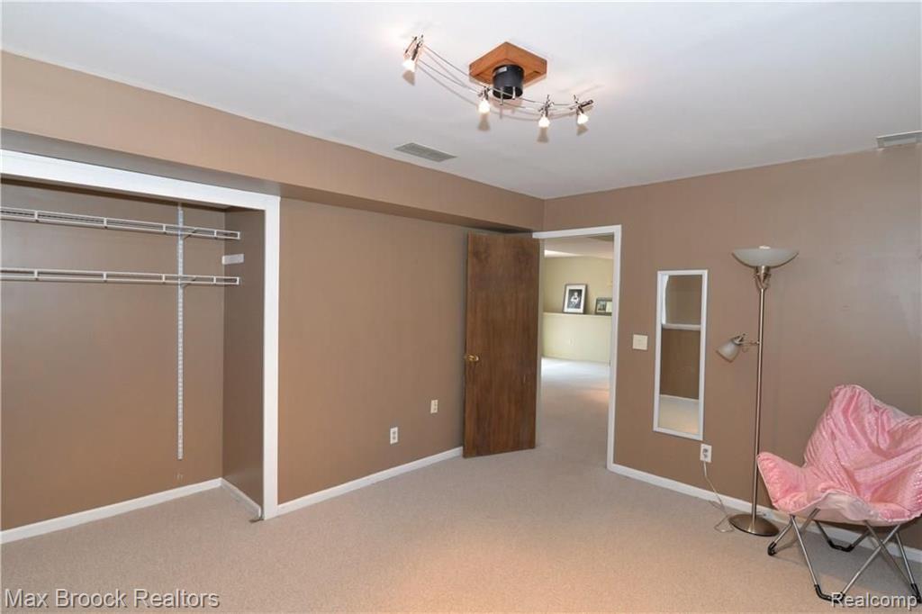 3971 Mildred Avenue Rochester Hills, MI 48309 - Photo 8 of 10