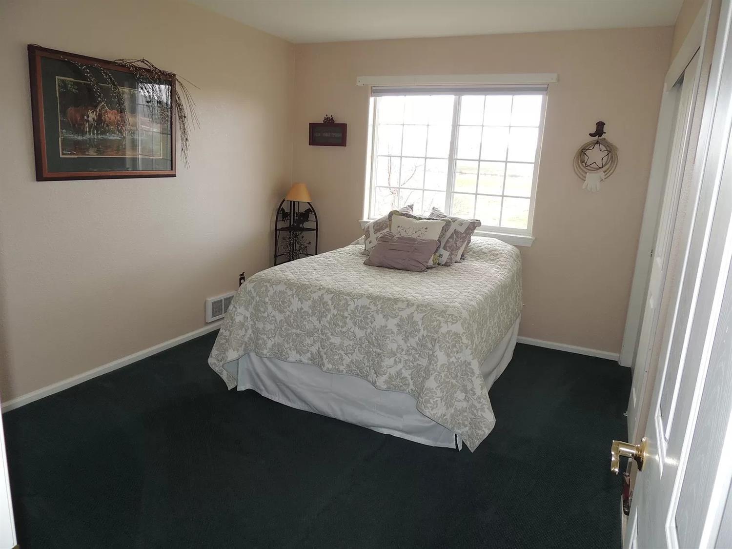 11939 Crystal Springs Road Klamath Falls, OR 97603 - Photo 15 of 33 Additional Photo