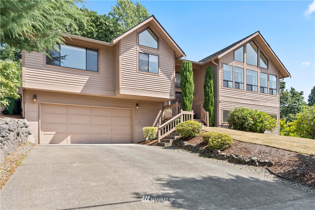 2914 Cedar Avenue South Renton, WA 98055 - Photo 2 of 25
