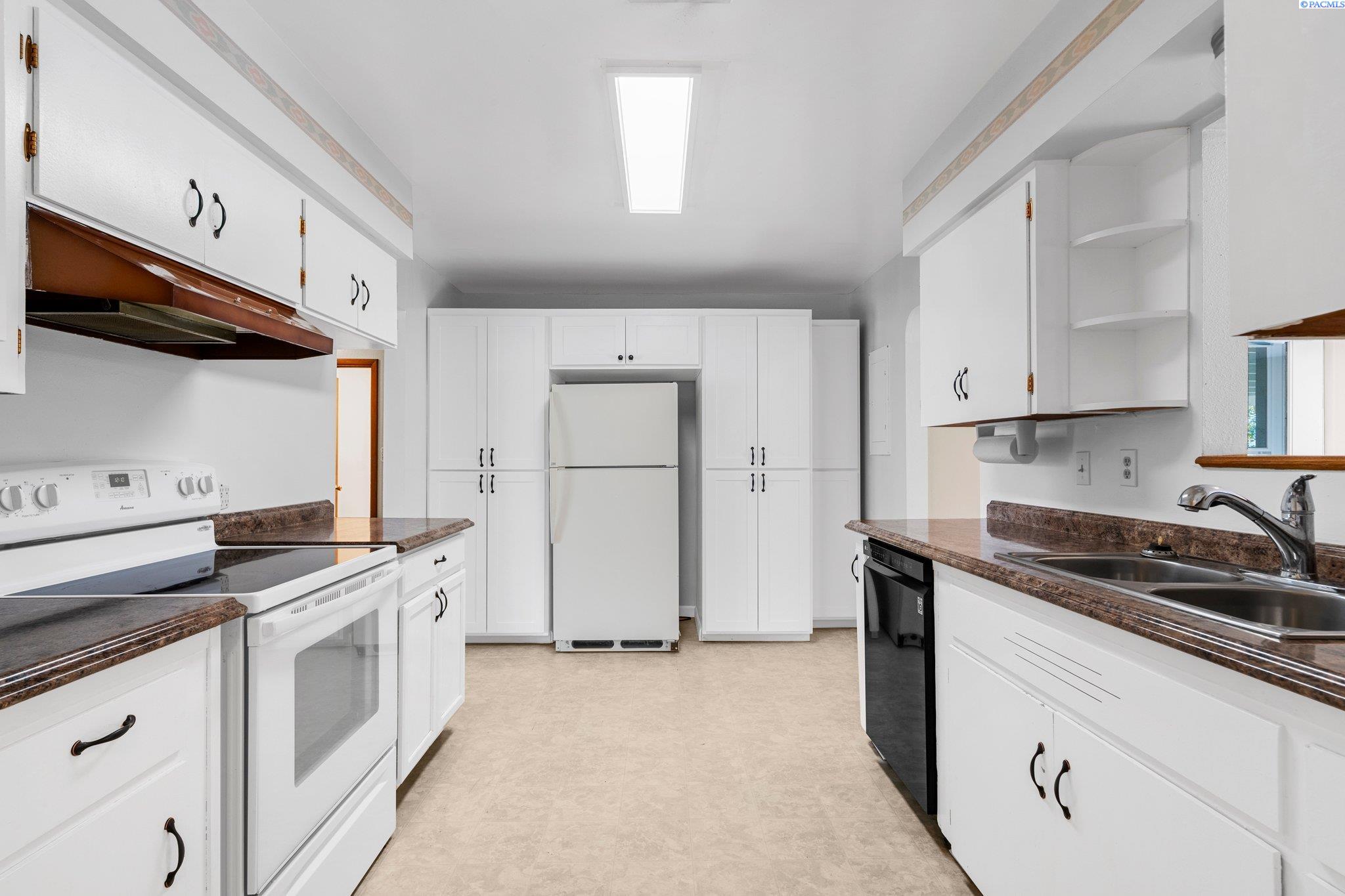 209705 East Schuster Road Kennewick, WA 99337 - Photo 10 of 37 Gallery Image 10