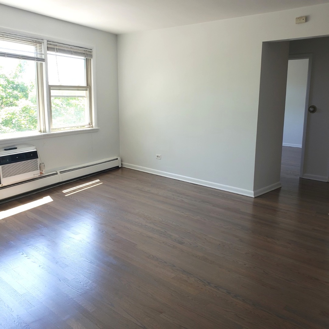 8537 Niles Center Road, Unit 3B Skokie, IL 60077 - Photo 4 of 9
