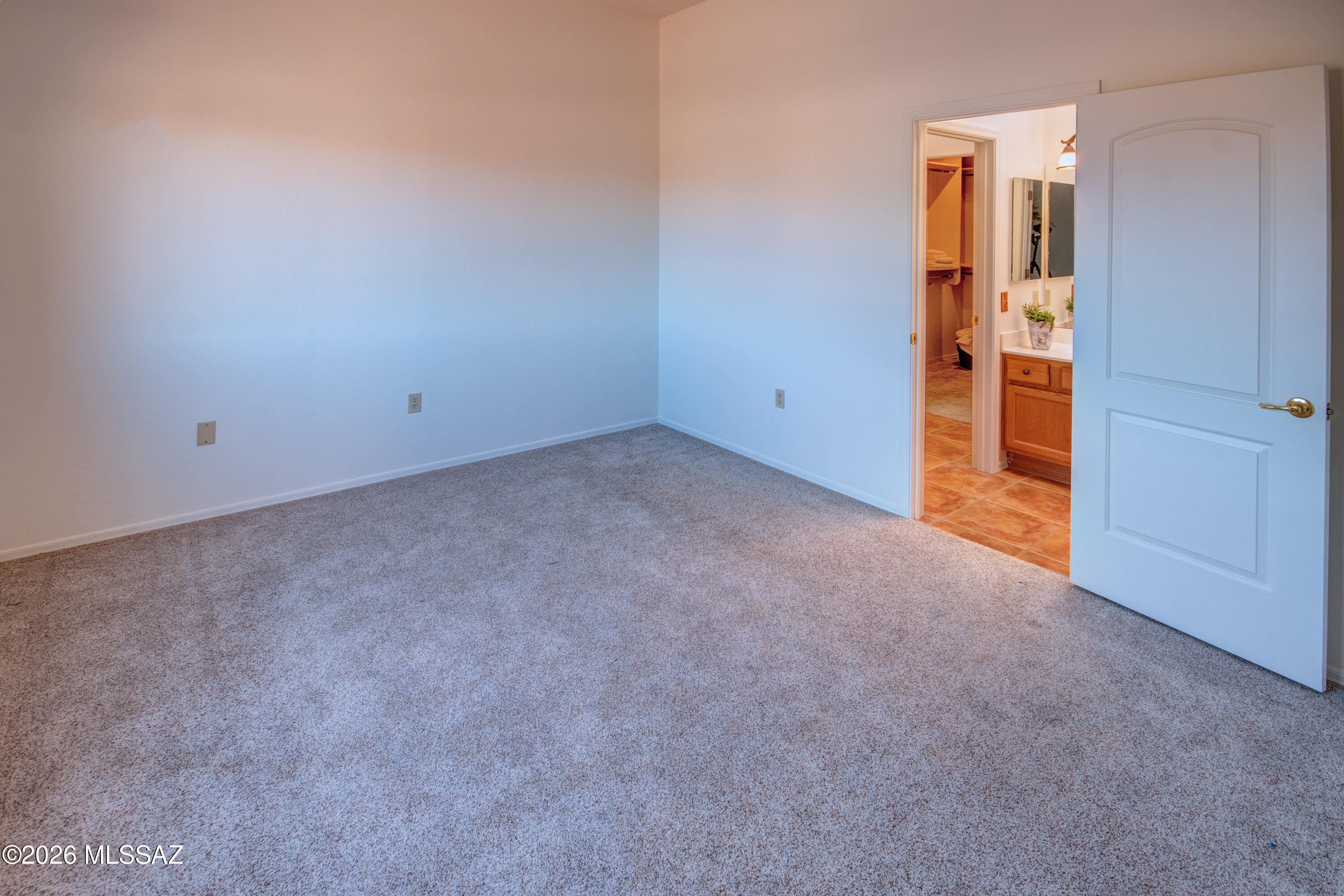 4003 South Golden Lynx Road Green Valley, AZ 85614 - Photo 13 of 36 Primary bedroom 2 - looking toward bath