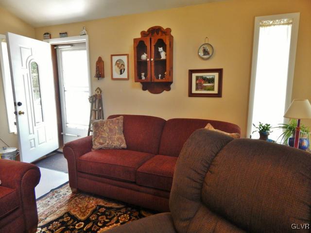 151 Comanche Pines Road Effort, PA 18330 - Photo 7 of 42