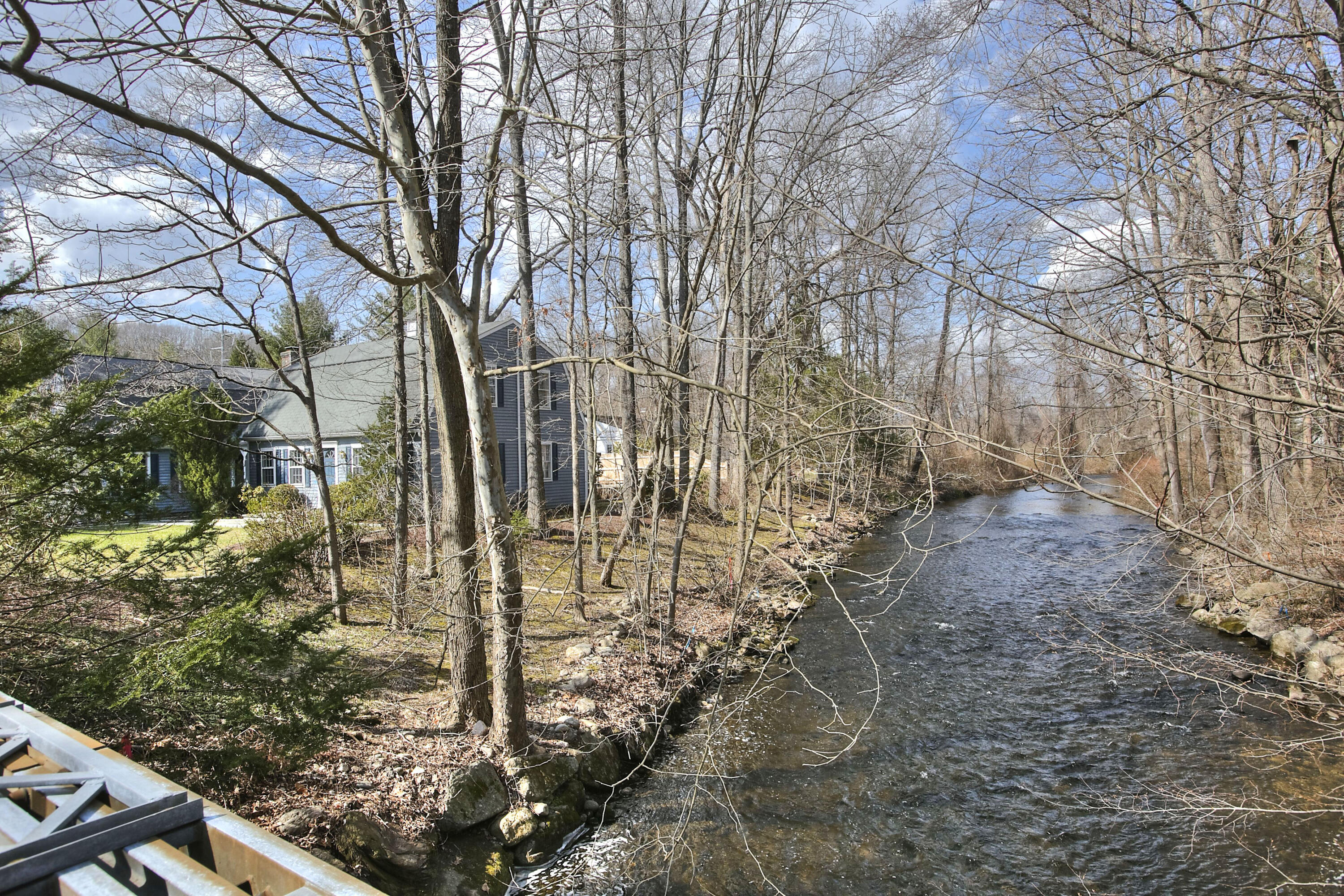16 Arrowhead Road Wilton, CT 06897 - Photo 30 of 37 a view of yard
