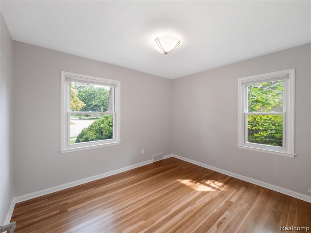 1690 East Maple Road Birmingham, MI 48009 - Photo 23 of 32