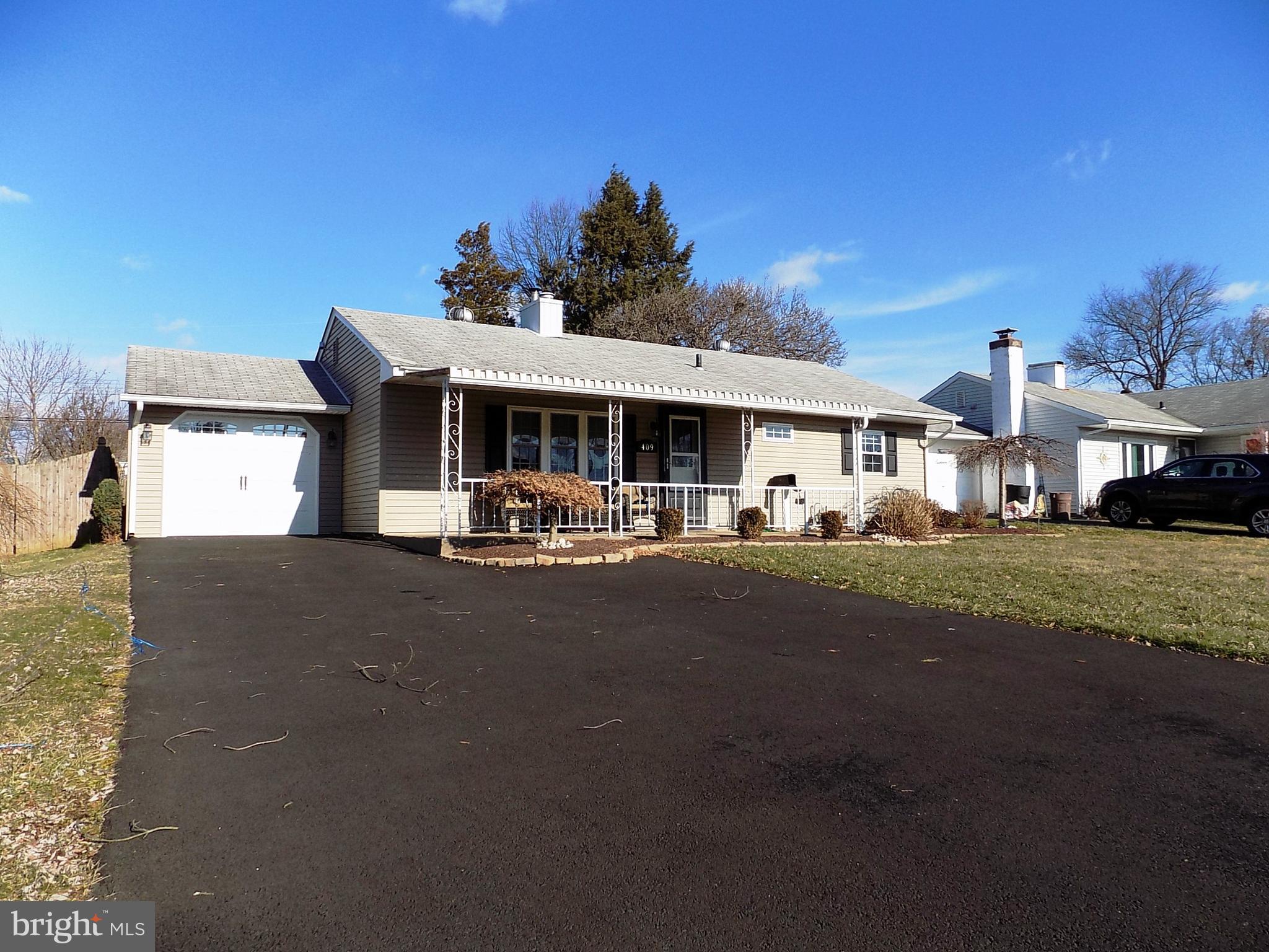 409 Berkshire Road Fairless Hills, PA 19030 - Photo 3 of 28 Gallery Image 3