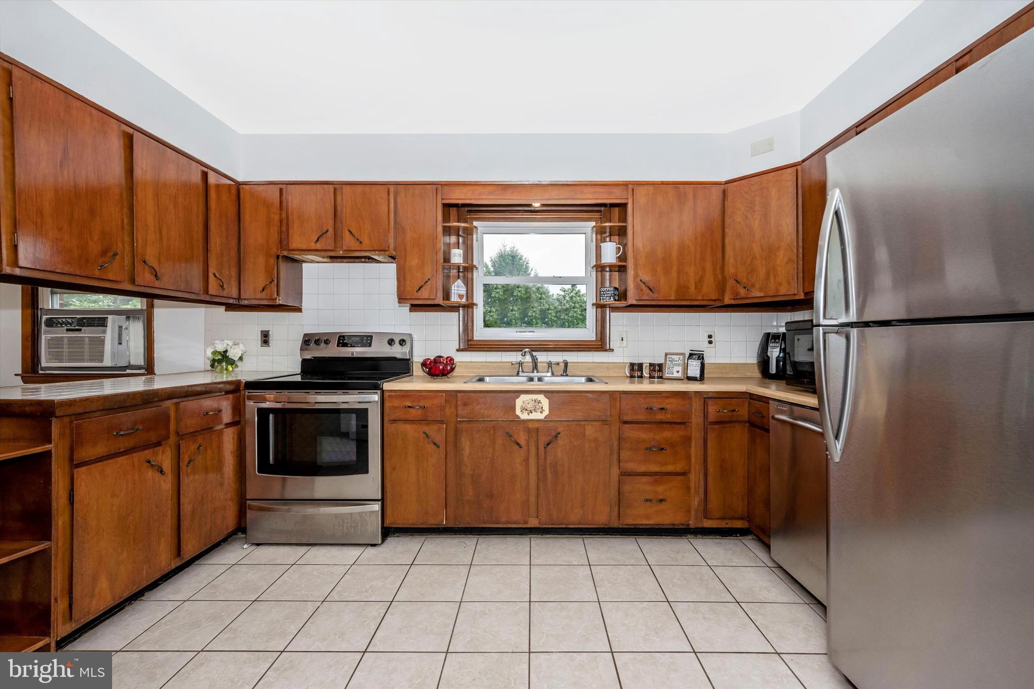 4603 Ridge Road Mount Airy, MD 21771 - Photo 11 of 32