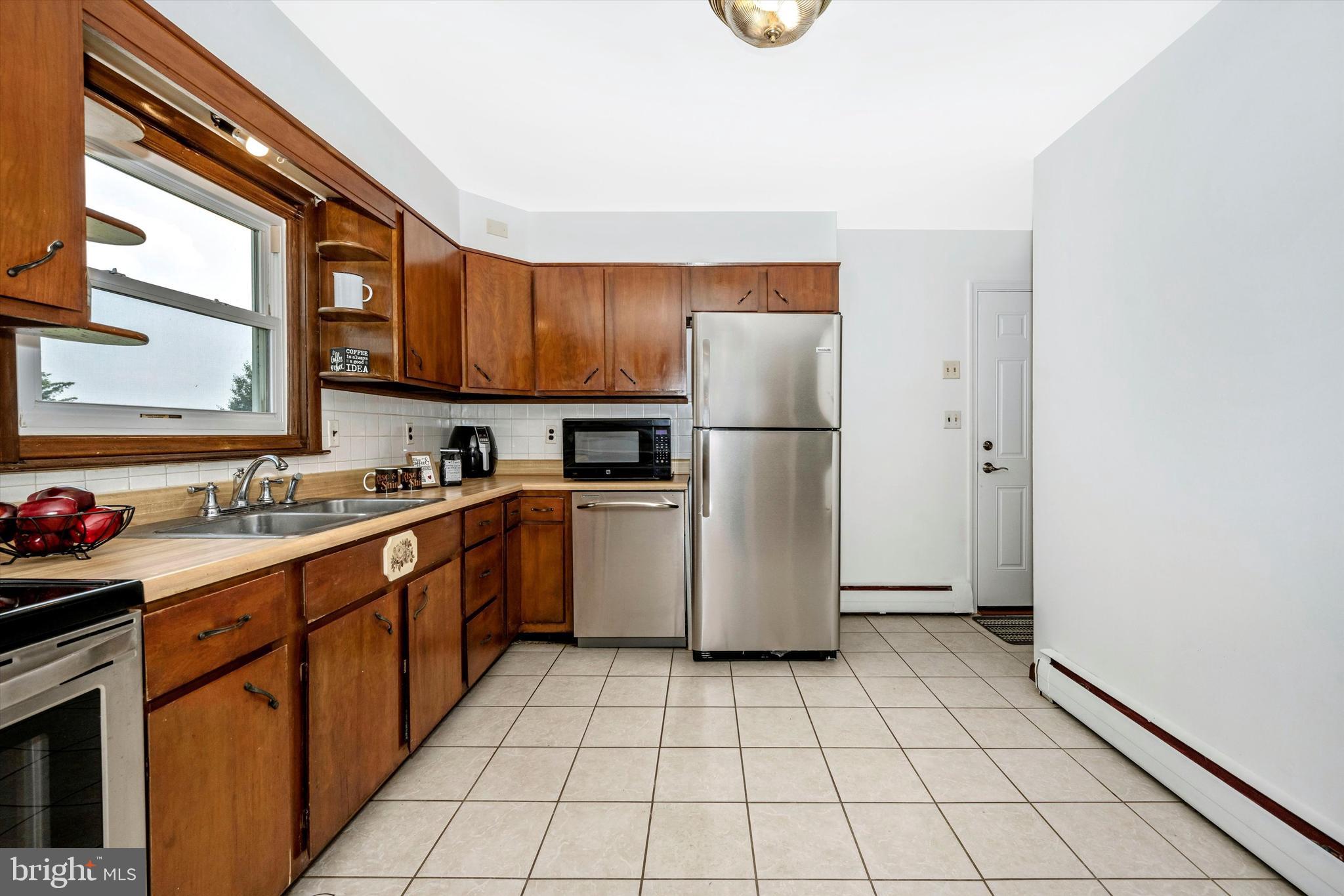 4603 Ridge Road Mount Airy, MD 21771 - Photo 9 of 32